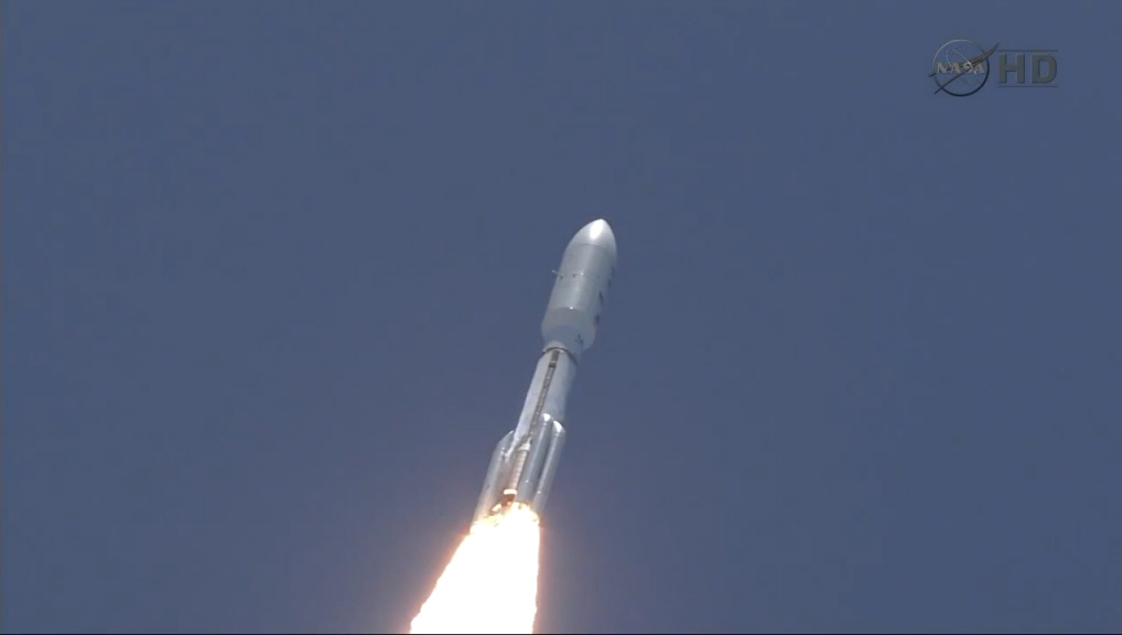 JunoLaunch_AtlasV551Rocket_01.jpg