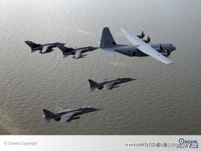 normal_AIR_C-130J_GR4s_Jaguars_UK_lg.jpg