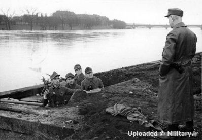 normal_Bundesarchiv_Bild_183-J287872C_Vo