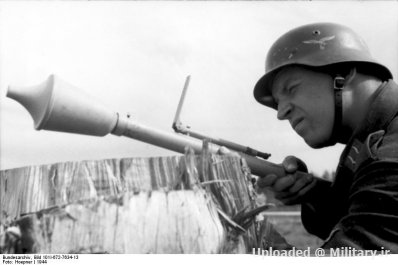 normal_Luftwaffensoldat_mit_Panzerabwehr