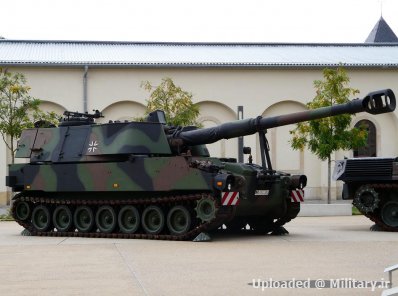 normal_M109_howitzer_Dresden~0.JPG