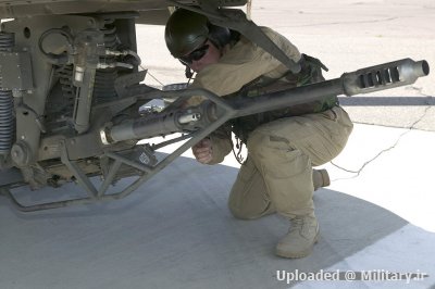 normal_Technician_Adjusts_30mm_Cannon_MO
