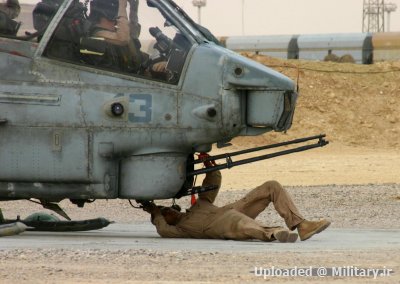 normal_ah-1w_180.jpg